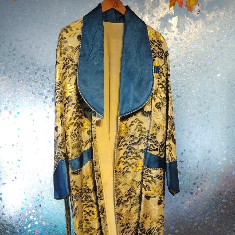 Japanese Smoking Jacket - Picture 17 of 17